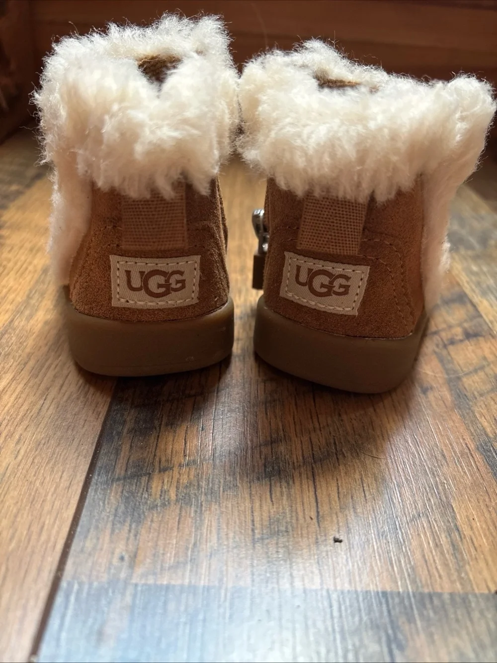 UGG Mallya Sherpa lined infant girls boots size 0/1
